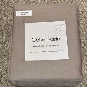 NWT Calvin Klein Sateen Weave California King Sheet Set
